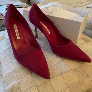 Raspberry Manolo Blahnik Pumps (never worn)